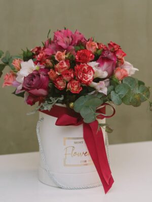 Bold Feelings: Roses & Alstroemerias