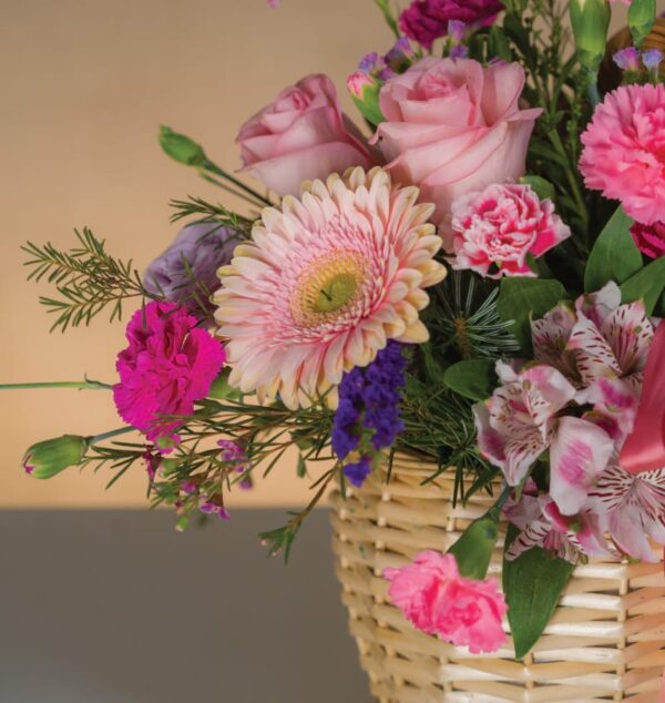 Country Wild: Roses & Seasonal Flowers