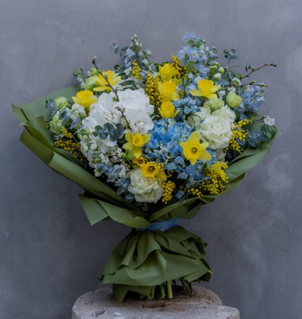 In The Garden: Hydrangea & Seasonal Flowers